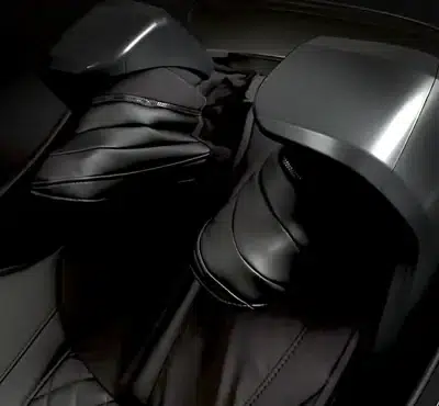 4.Master_black_shoudlers