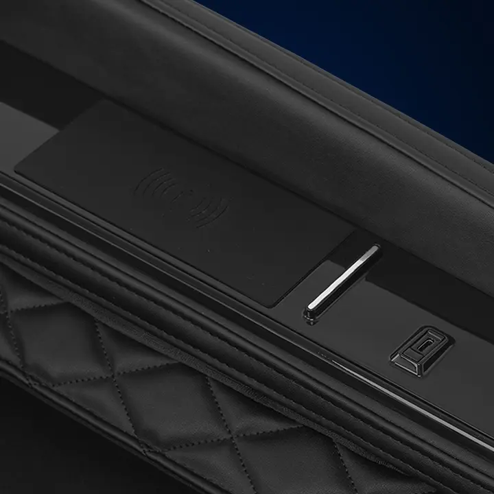 Wireless-Charging-Pad-USB-C-Port